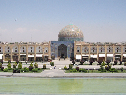 Sheikh Lotfollah Mosque and the cool pool of Naqsh-e Jahan, Esfahan