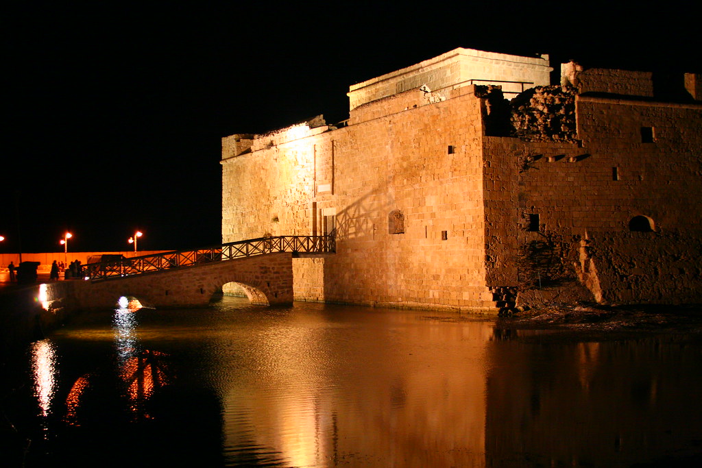 Το κάστρο της Πάφου την νύχτα