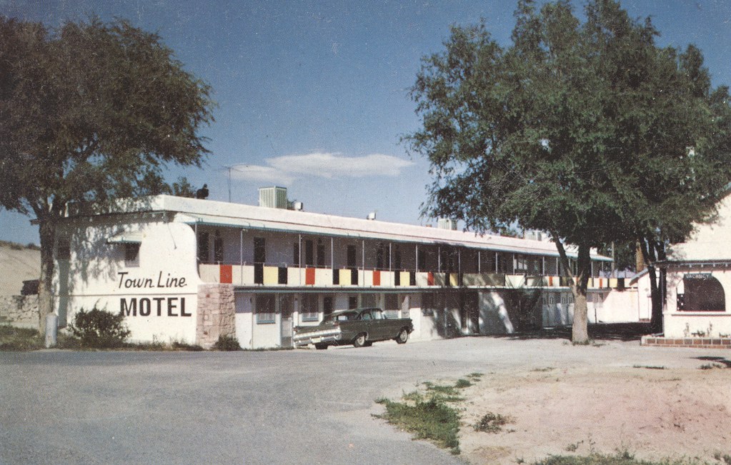Town Line Motel - Crawford, Nebraska