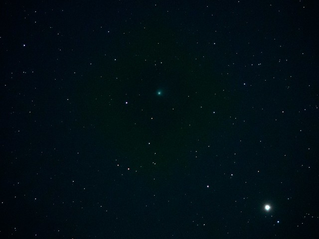 カタリナ彗星とアークトゥルス (2016/1/3 04:35)