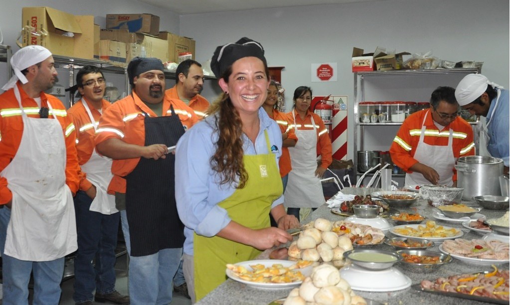 54 empleados de Minera Alumbrera se recibieron de técnicos en Gastronomía