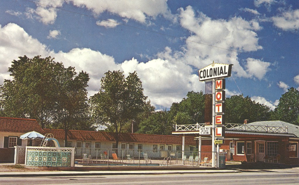 Colonial Motel - Rapid City, South Dakota