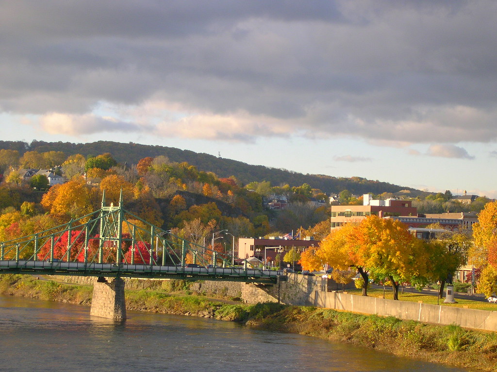 Downtown Easton, PA | 11-16-07---Standing midway out on the … | Flickr