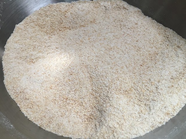 Coarsely milled white spring wheat