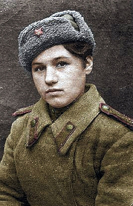 Russian female sniper ww2 | Recolored using Photoshop CS4 | Flickr