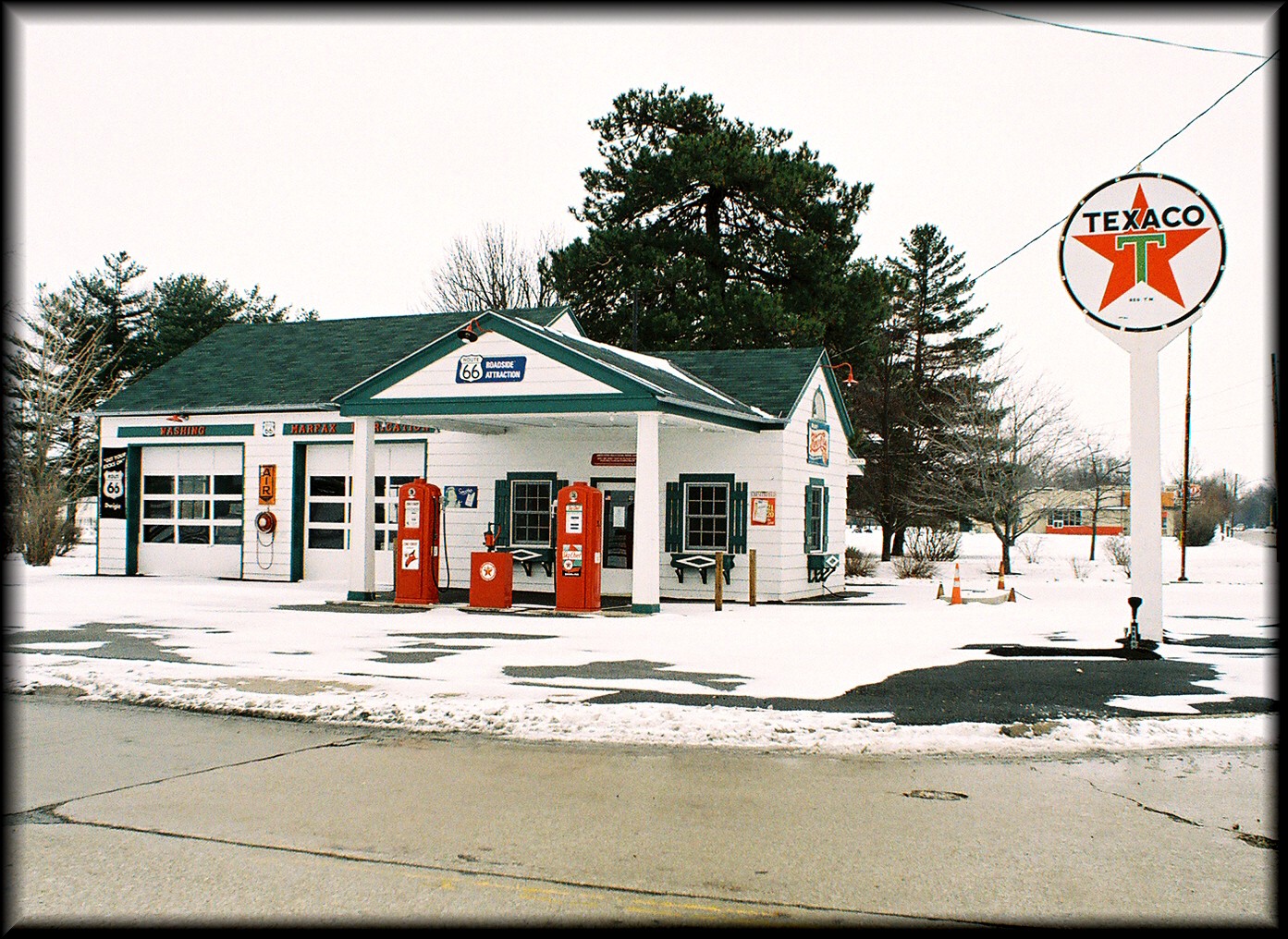 Ambler's Texaco Gas Station - Dwight, Illinois U.S.A. - January 28, 2008