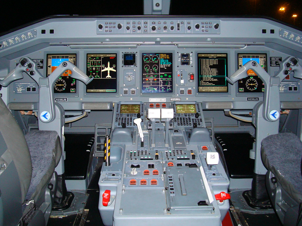 Cockpit E190 | helmutfaforke | Flickr