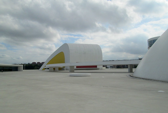 Curved Building, Oscar Niemeyer Centre, Avilés