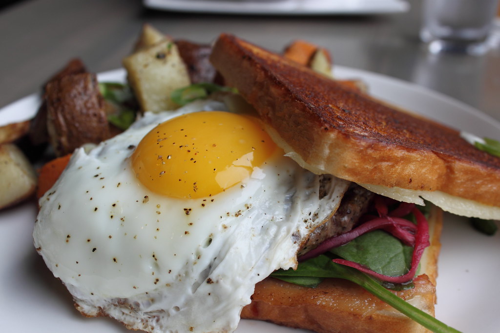 Sunny Side Up Burger | Grilled Hereford burger with smoked b… | Flickr