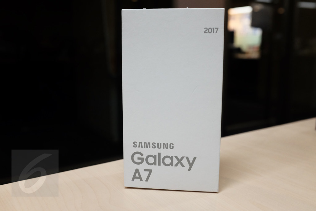 Boks penjualan Samsung Galaxy A7 (2017). Liputan6.com/Iskandar