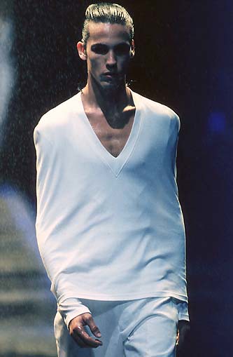 Alexander McQueen Spring/Summer 1998 | Victor Soto | Flickr