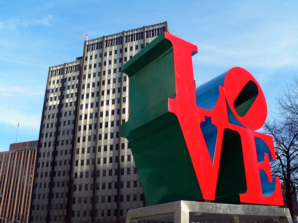 Love Park | Another view of the LOVE statue against One Park… | Flickr