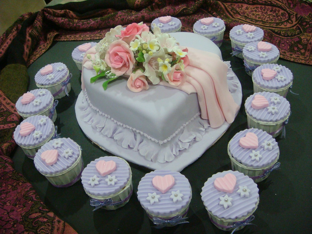 Image Result For Wedding Cake And Cupcake