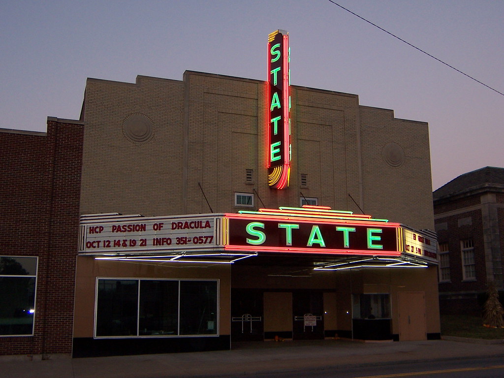 Elizabethtown, KY State Theater at Dusk | On the National Re… | Flickr