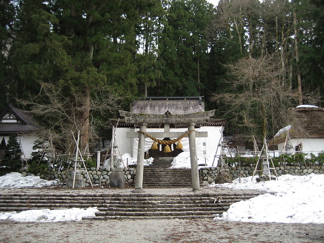 Día 10: Japón (Shirakawa-go: Mirador Shiroyama, Templos Myozenji y Hongakuji, Santuarios Hachiman y Akiba, Kanda House, Heritage Museum, etc. Tokio: Ikebukuro, etc).