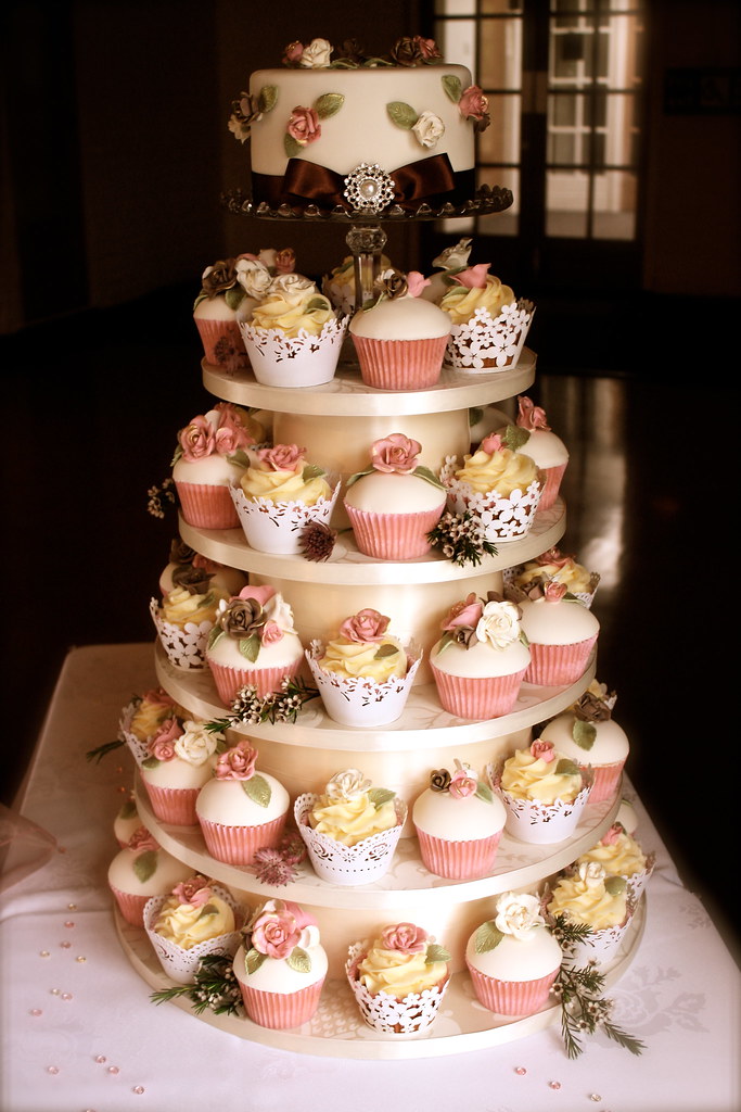 Vintage Rose Wedding Cupcake Tower | I only had 4 days to ma… | Flickr