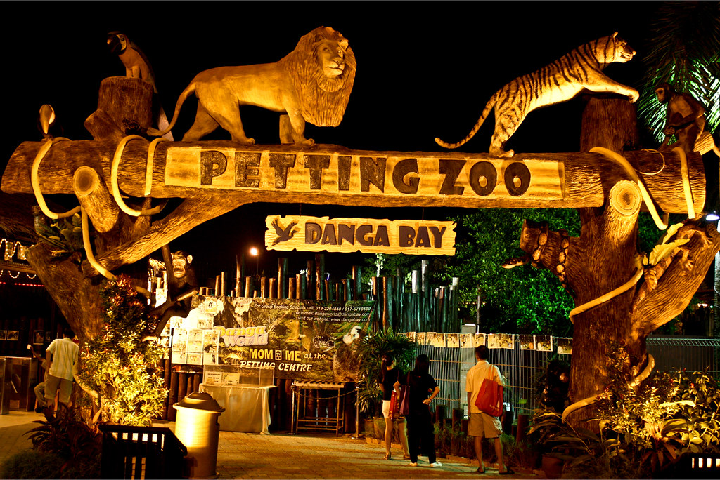 Petting Zoo at Danga Bay | Place: Danga Bay, Johor Bahru, Jo… | Flickr