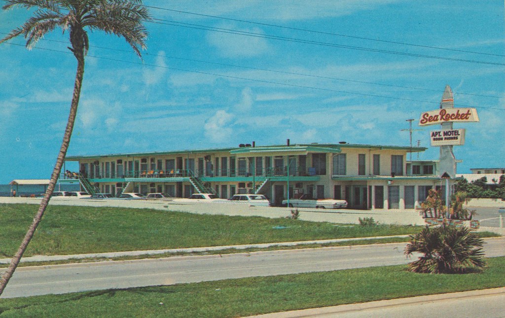 Sea Rocket Apartment Motel - St. Petersburg, Florida