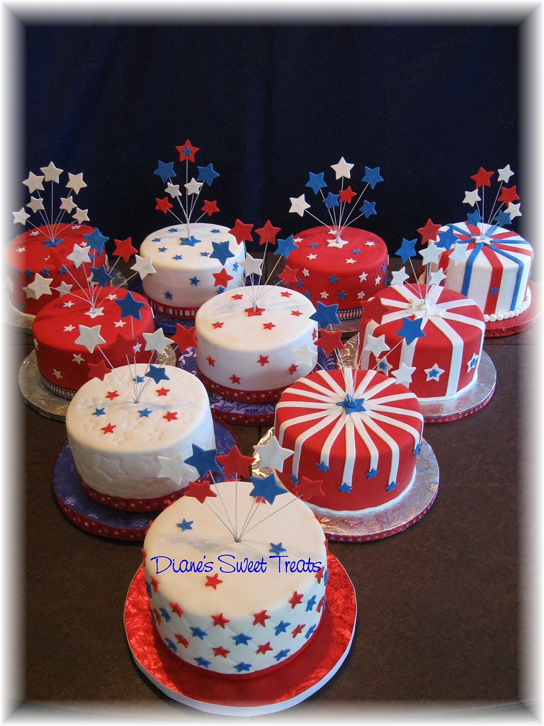 4th of July table cakes - 3688075315 2DD8D93ce4 B