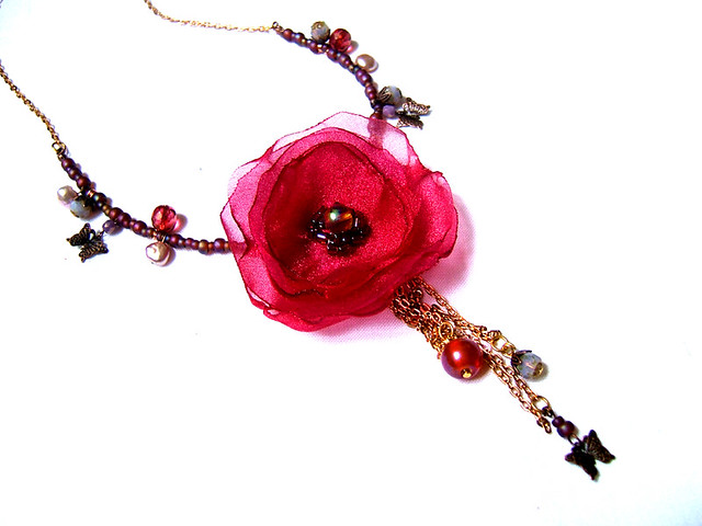 Vintage Rose Necklace | Vintage-inspired necklace adorned wi… | Flickr