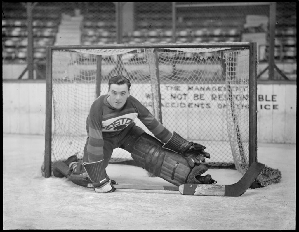 Bruins goalie Tiny Thompson | File name: 08_06_011889 Title:… | Flickr