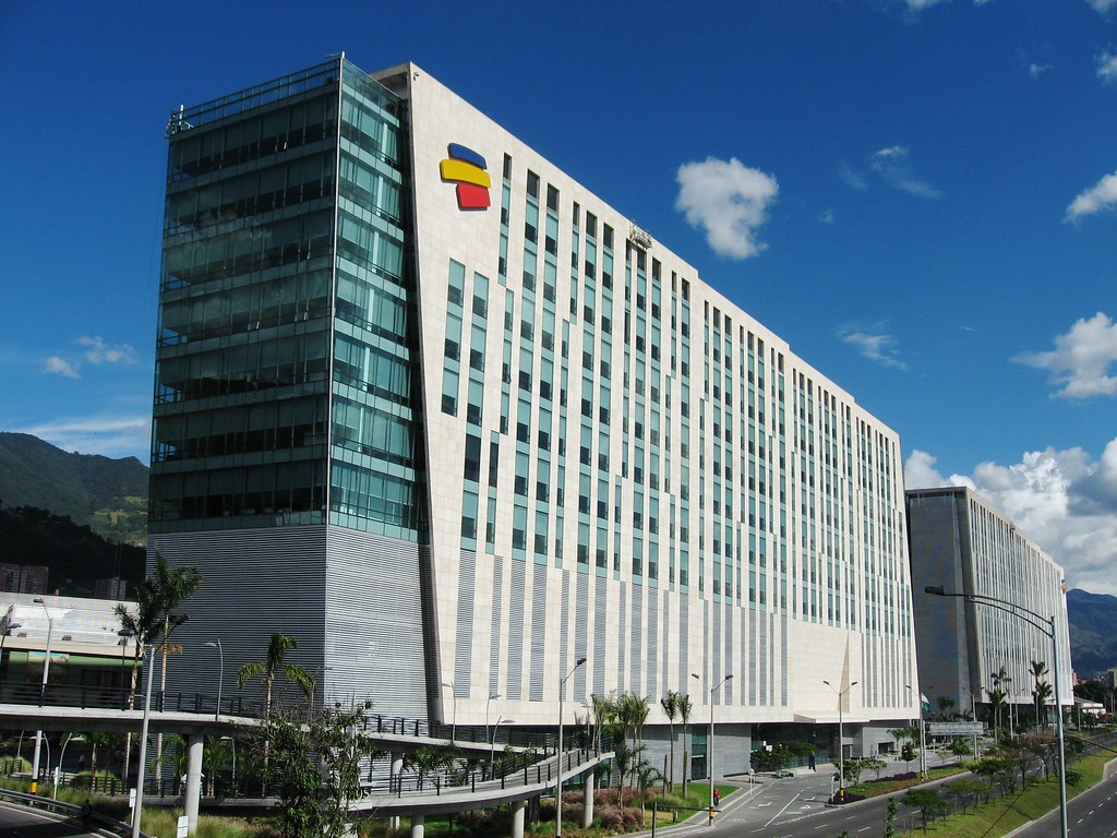 Resultado de imagen para edificio bancolombia medellin