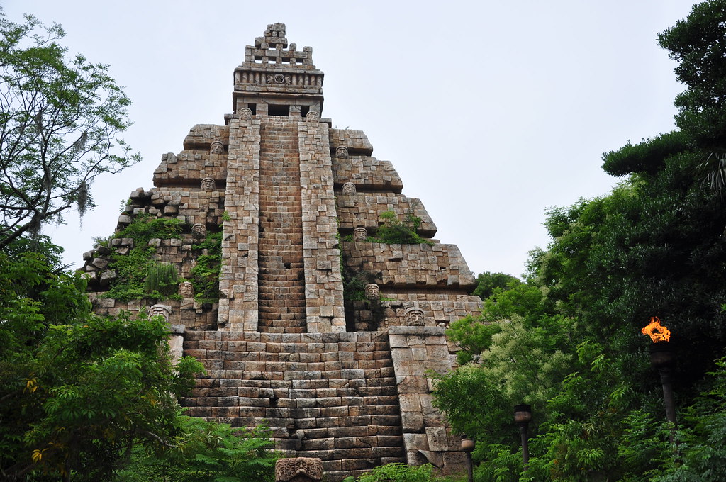 Aztec Pyramid | houses the Indiana Jones Adventure: Temple o… | Flickr