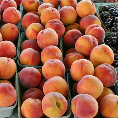 Peaches | Peaches at the La Grande Farmers' Market | Market Manager ...