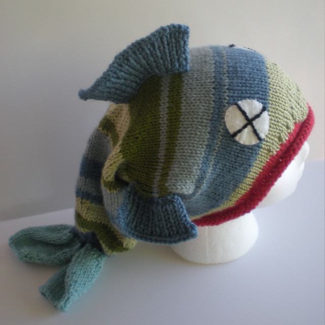 fish hat | This is a hand knit hat of a 