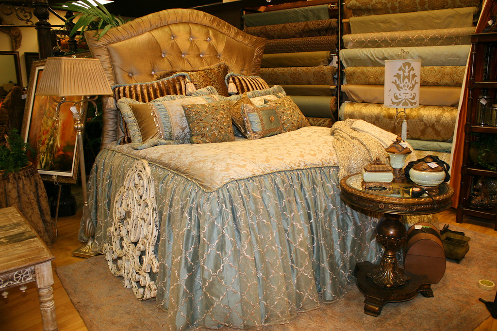 Queen For A Day King Bedset Woodlands Fabrics Interiors