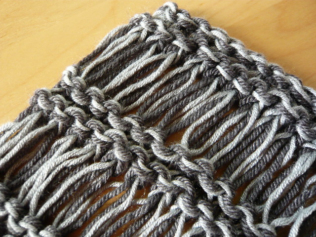 Drop-stitch shawl - corner