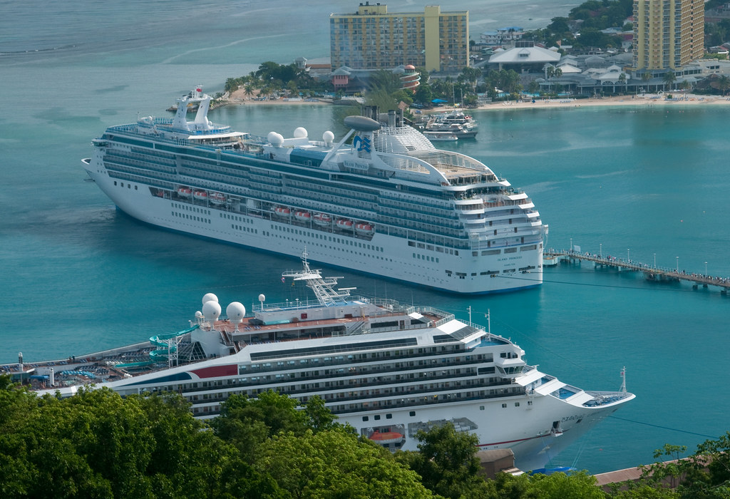 Cruise Ships Ocho Rios Jamaica The Carnival Liberty And T Flickr