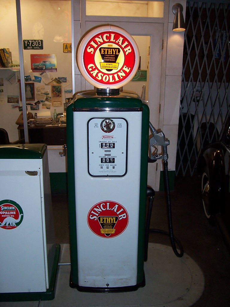 Vintage Sinclair Gasoline Pump #1 | One of two sleek vintage… | Flickr