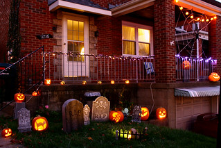outdoor halloween decorations | outdoor halloween decoration… | Flickr