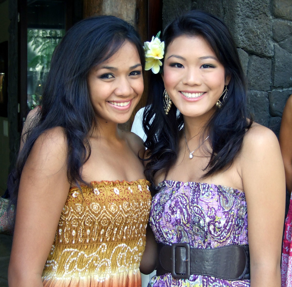 Tesia Worley and Cassie Sumimoto - Miss Hawaii Teen USA 20… | Flickr