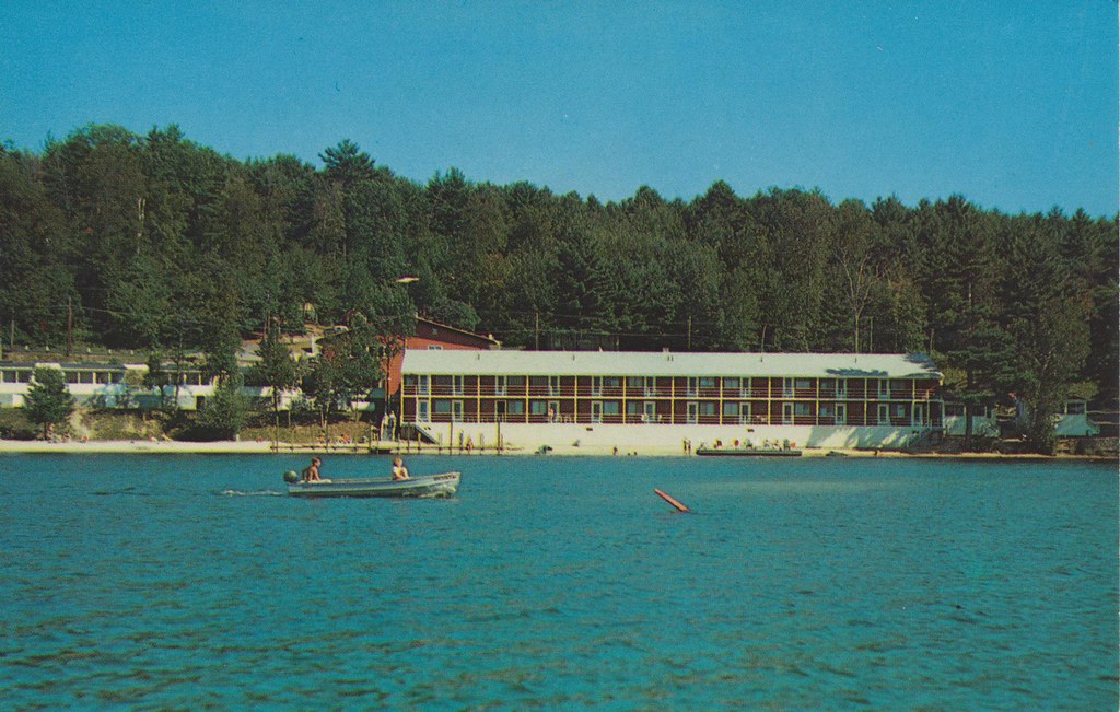 The Naswa Motel and Cottages - Weirs Beach, New Hampshire