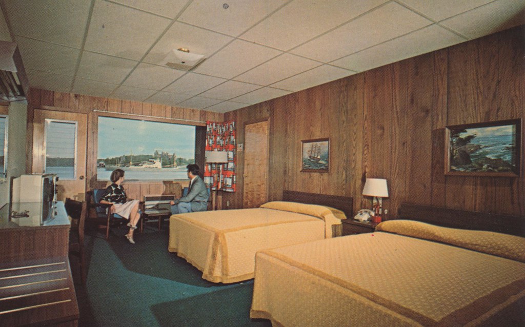 Capt. Thomson's Motor Lodge - Alexandria Bay, New York