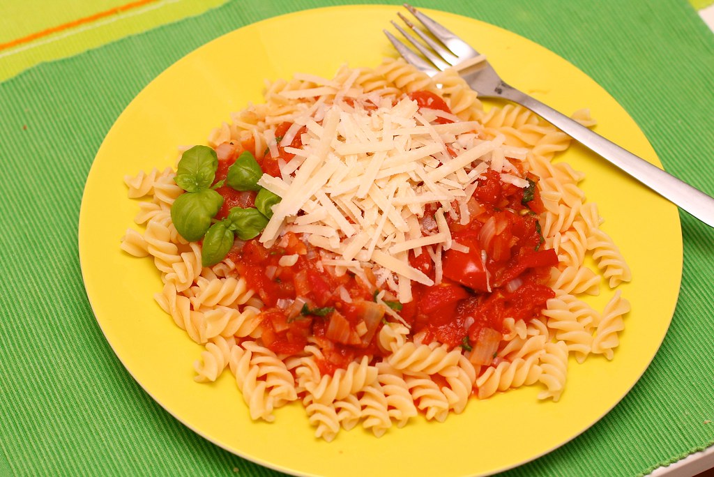 Pasta, Tomato Sauce, Parmesan | Nudeln mit Tomatensauce und … | Flickr