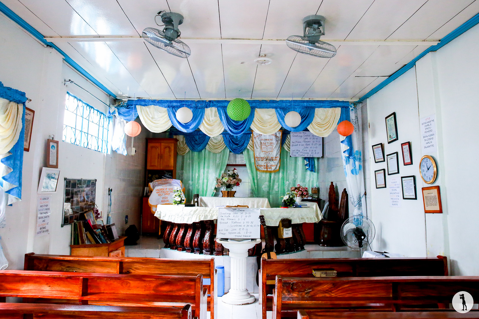 Travel to the Philippines: Chapel of the faith healer. Chapelle du guérisseur aux mains nues rencontrée lors du voyage aux Philippines.