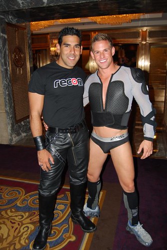 male hide leathers gay bar chicago 2015