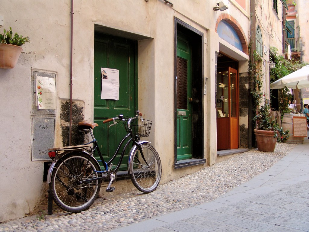 The lone street - Monterosso. Source