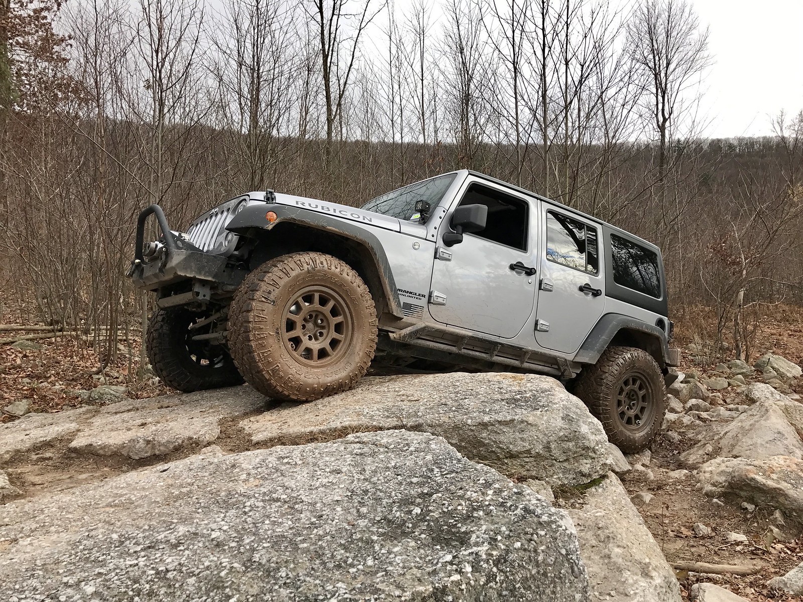 Rock Sliders - Body vs Frame Mount | Jeep Wrangler Forum