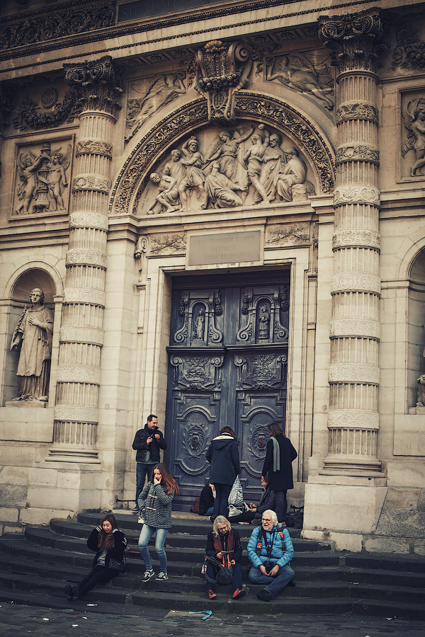 Церковь Сент-Этьен дю Мон (Святой Этьен на горе) возле Пантеона в Париже