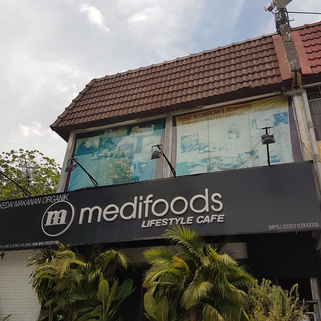 @ Medifoods Organic Restaurant SS 18