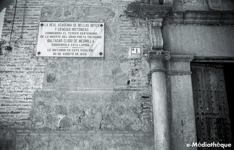 Casa donde falleció Baltasar Elisio de Medinilla (Plaza de Santa Teresa) fotografiada en en agosto de 1965. Fotografía de Jacques Revault © e-Médiathèque | Médiathèque SHS de la Maison méditerranéenne des sciences de l'homme