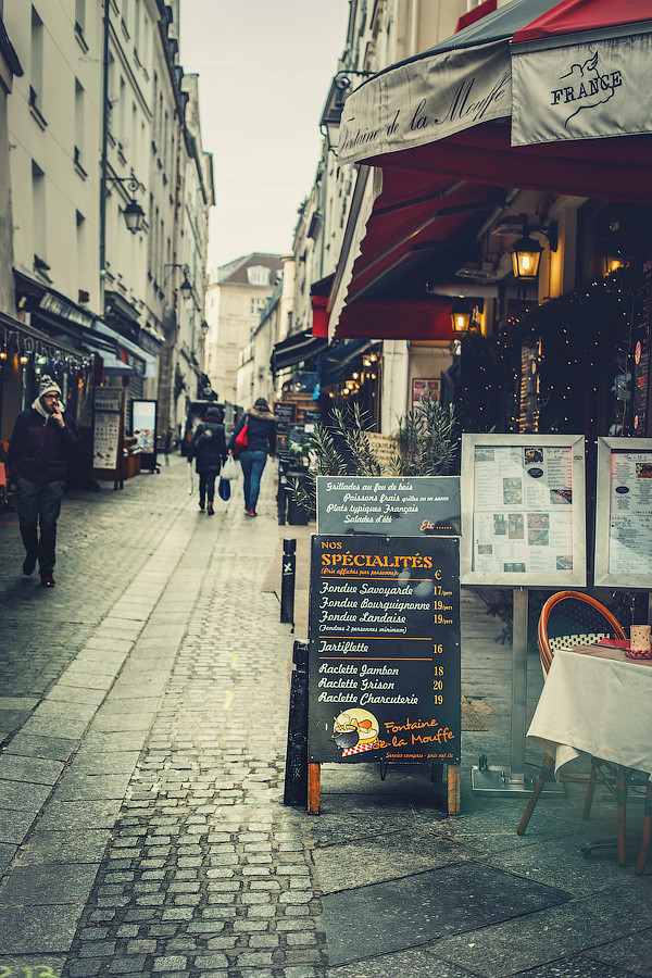 Улица Rue de Pot de Fer в Париже: кафе, рестораны, пивные