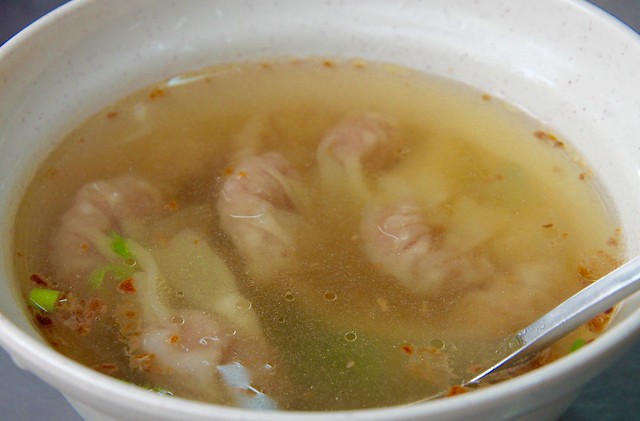 宜蘭菜市場的一碗餛飩湯