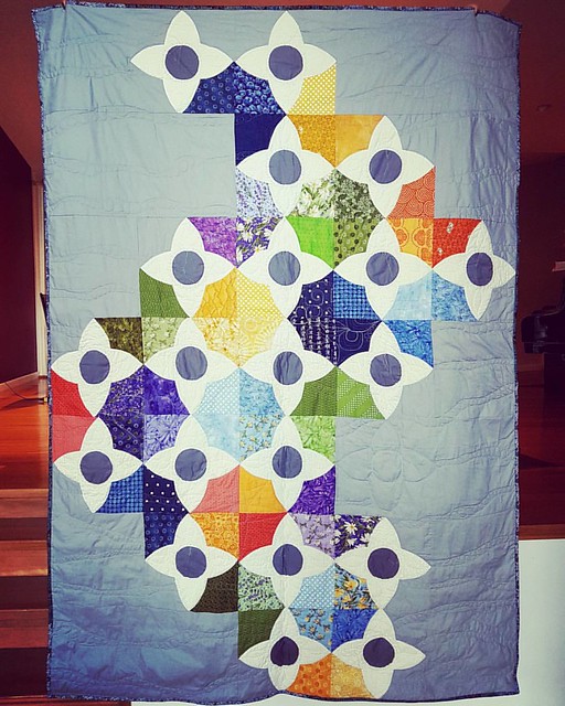 Finished and ready to rumble!! The #summermeadowquilt2016, block pattern by Lizzy House, layout, piecing and quilting by me.
