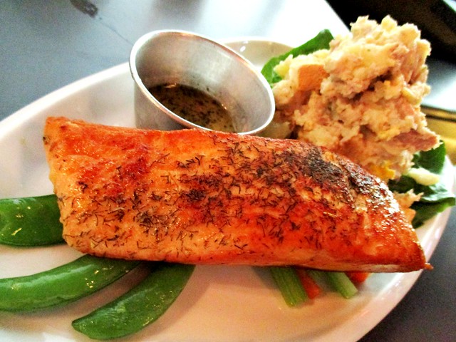 Cafe Cafe grilled Norwegian salmon with lemon butter sauce