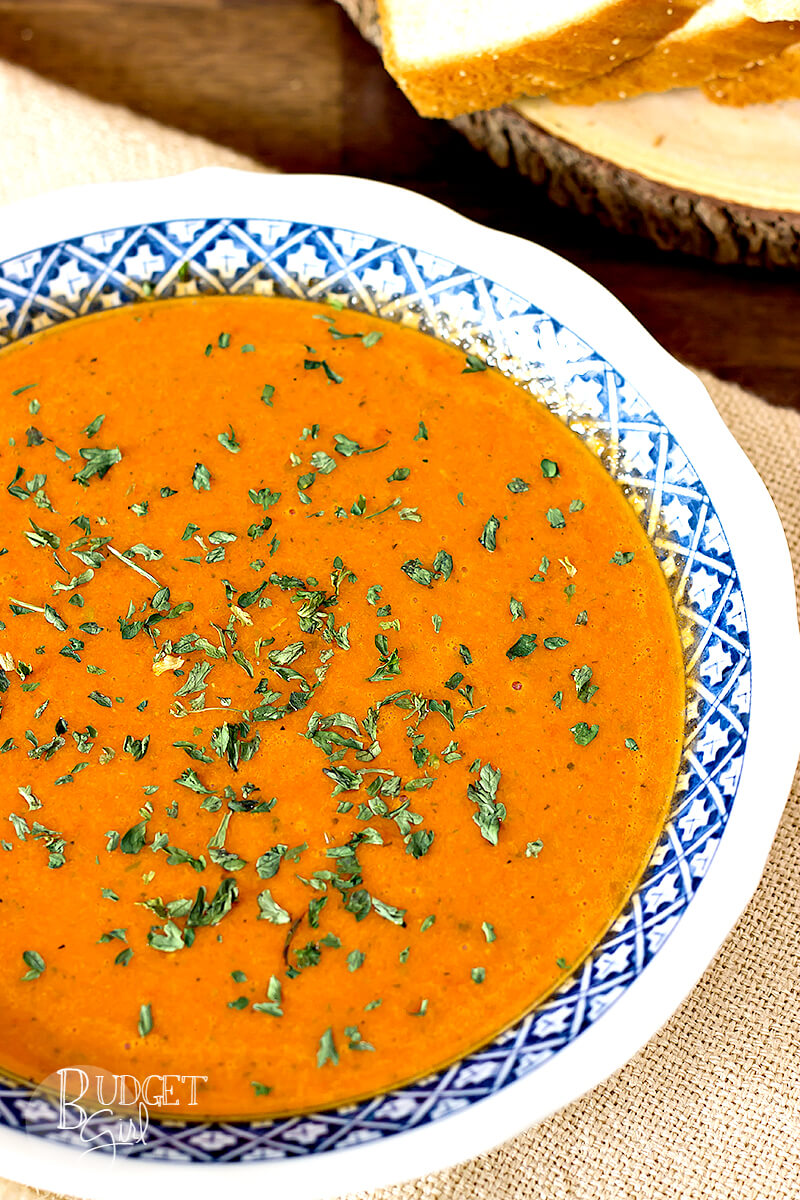 ROASTED RED PEPPER AND GOUDA SOUP WITH ZUCCHINI